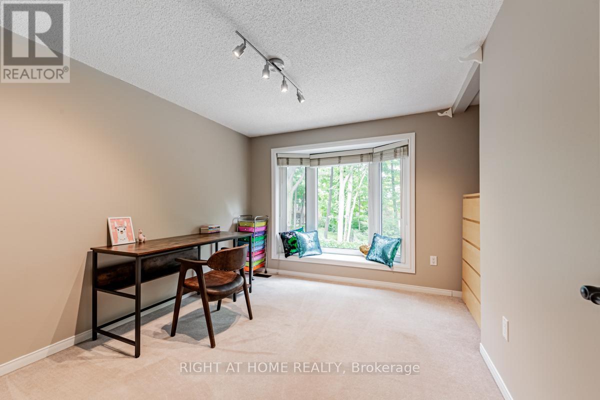 3655 Loyalist Drive, Mississauga, Ontario  L5L 4T6 - Photo 24 - W12420495