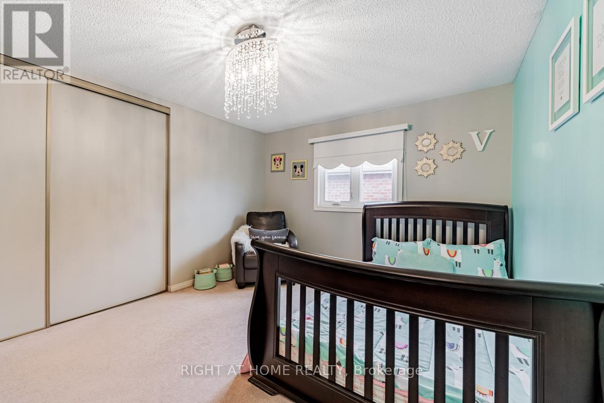 3655 Loyalist Drive, Mississauga, Ontario  L5L 4T6 - Photo 27 - W12420495