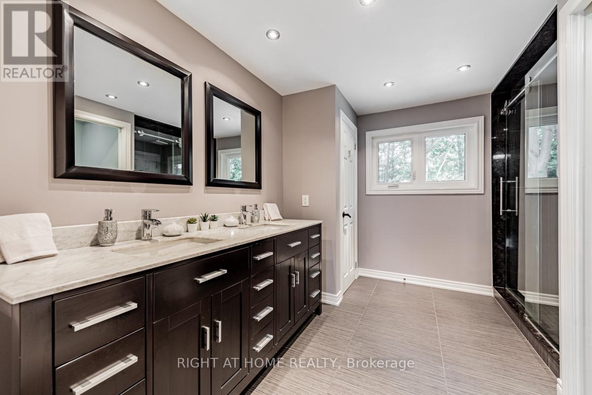 3655 Loyalist Drive, Mississauga, Ontario  L5L 4T6 - Photo 32 - W12420495