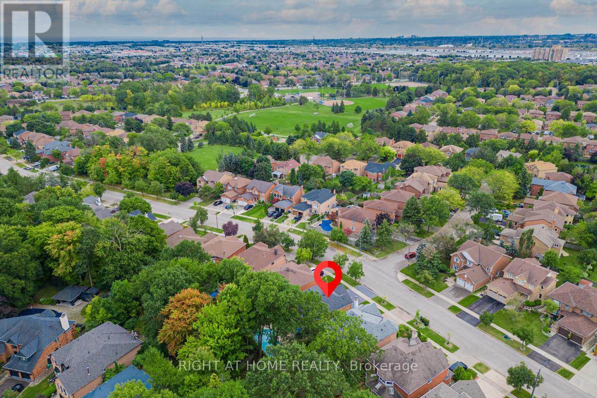 3655 Loyalist Drive, Mississauga, Ontario  L5L 4T6 - Photo 44 - W12420495