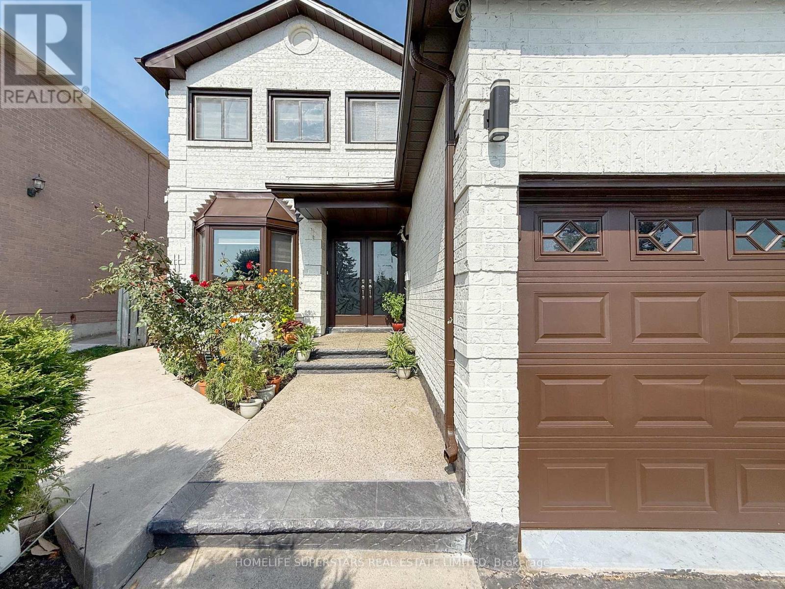 26 Songsparrow Drive, Brampton (Fletcher's Creek South), Ontario  L6Y 3Z8 - Photo 3 - W12420525