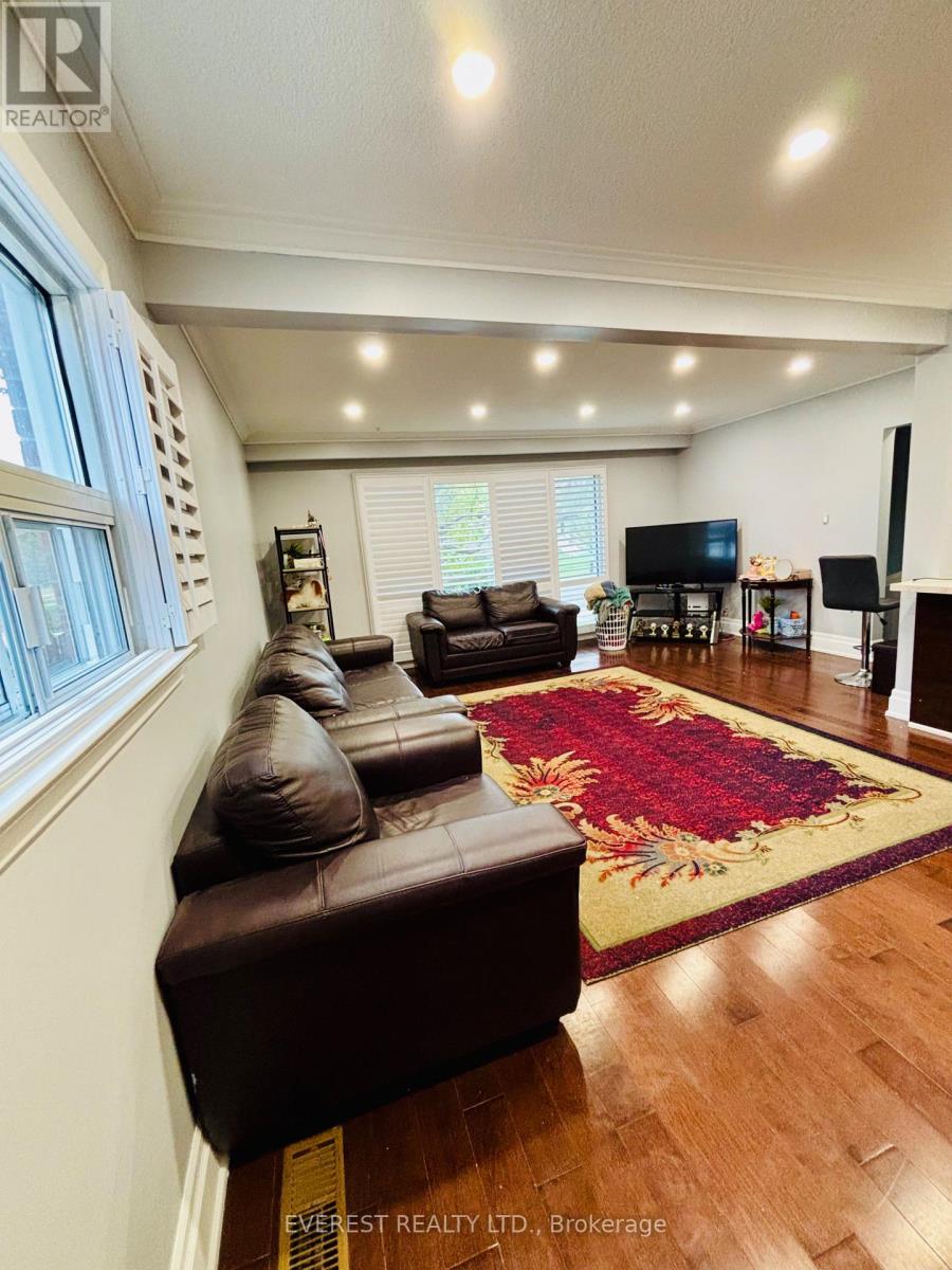 6 Maretta Avenue, Toronto, Ontario  M1K 3X7 - Photo 7 - E12420532