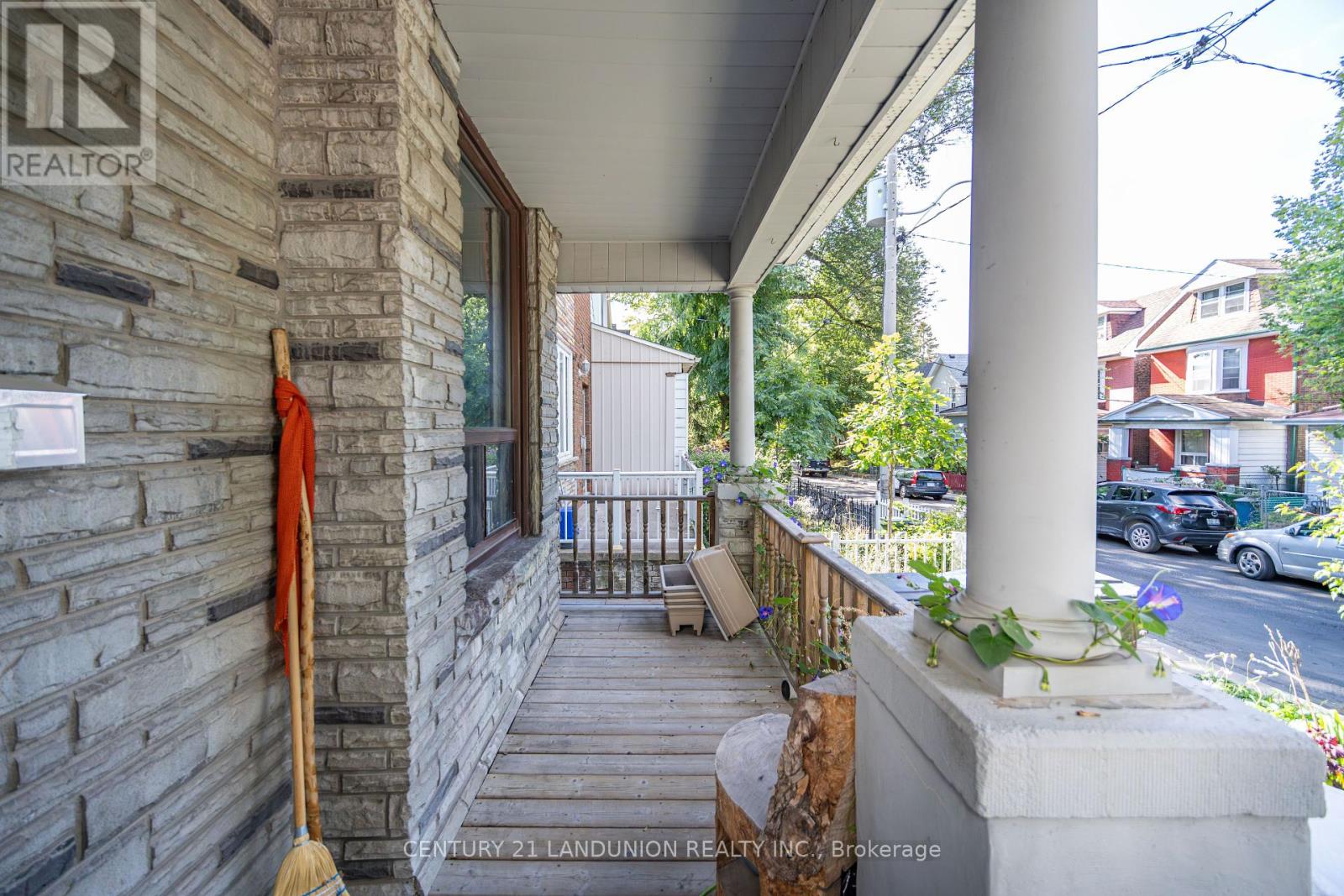 133 Galt Avenue, Toronto, Ontario  M4M 2Z4 - Photo 3 - E12420536