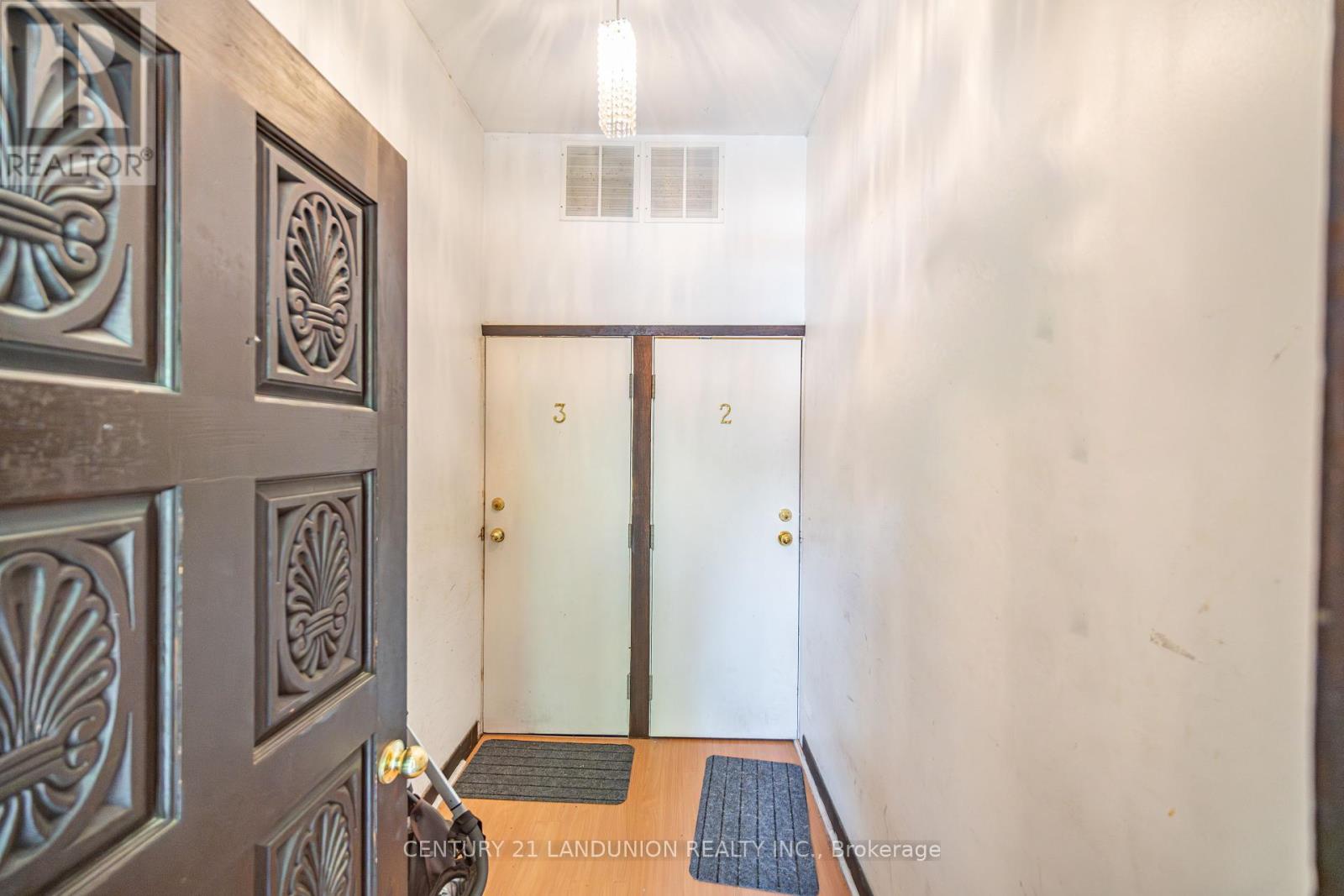 133 Galt Avenue, Toronto, Ontario  M4M 2Z4 - Photo 5 - E12420536