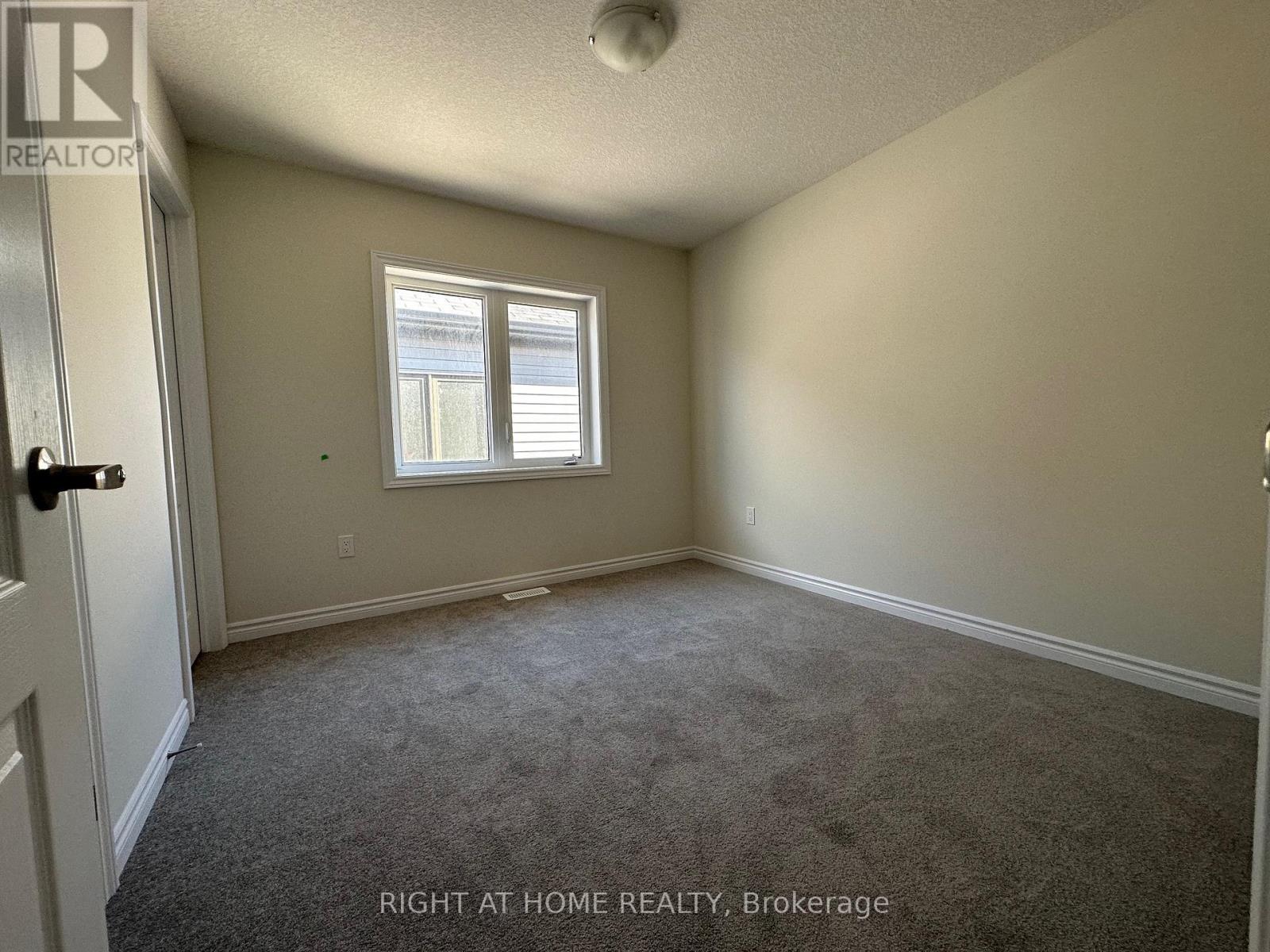 Upper - 17 Cahill Drive, Brantford, Ontario  N3T 0V7 - Photo 26 - X12420506