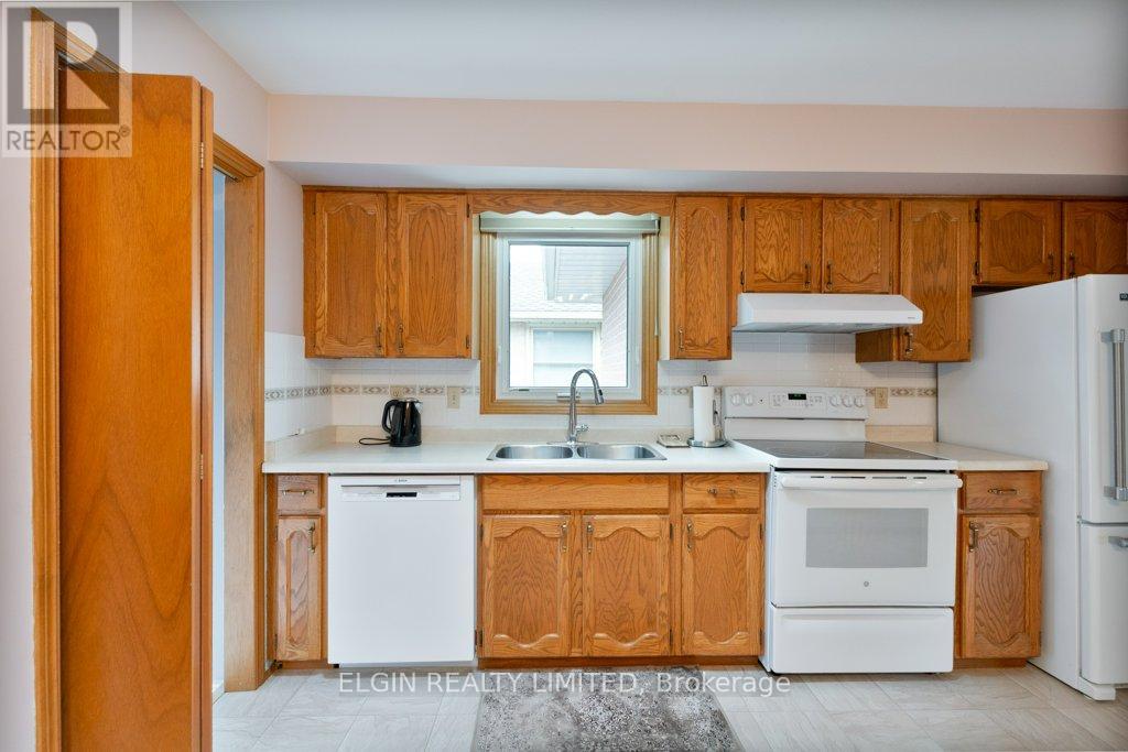 20 Farmington Drive, St. Thomas, Ontario  N5R 5X4 - Photo 10 - X12420567