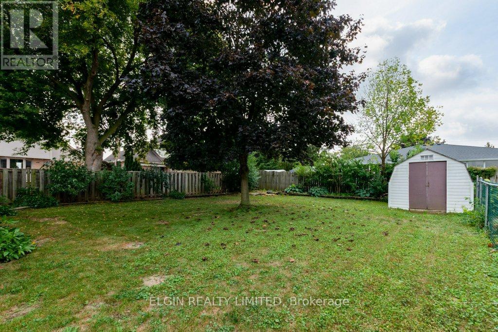 20 Farmington Drive, St. Thomas, Ontario  N5R 5X4 - Photo 25 - X12420567