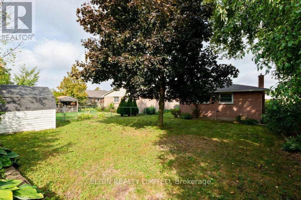 20 Farmington Drive, St. Thomas, Ontario  N5R 5X4 - Photo 26 - X12420567