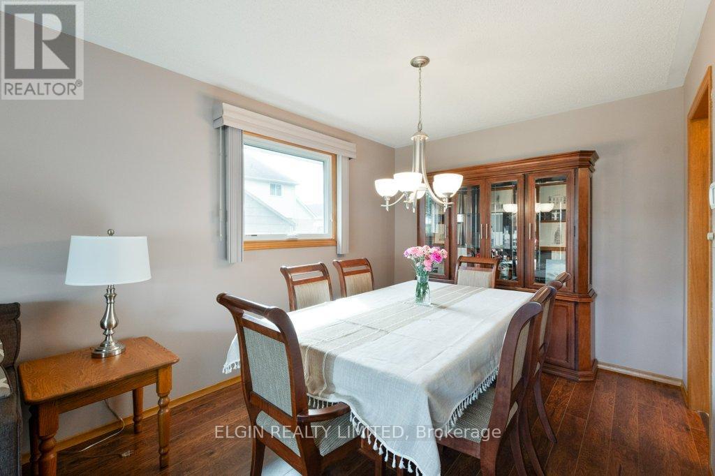 20 Farmington Drive, St. Thomas, Ontario  N5R 5X4 - Photo 6 - X12420567