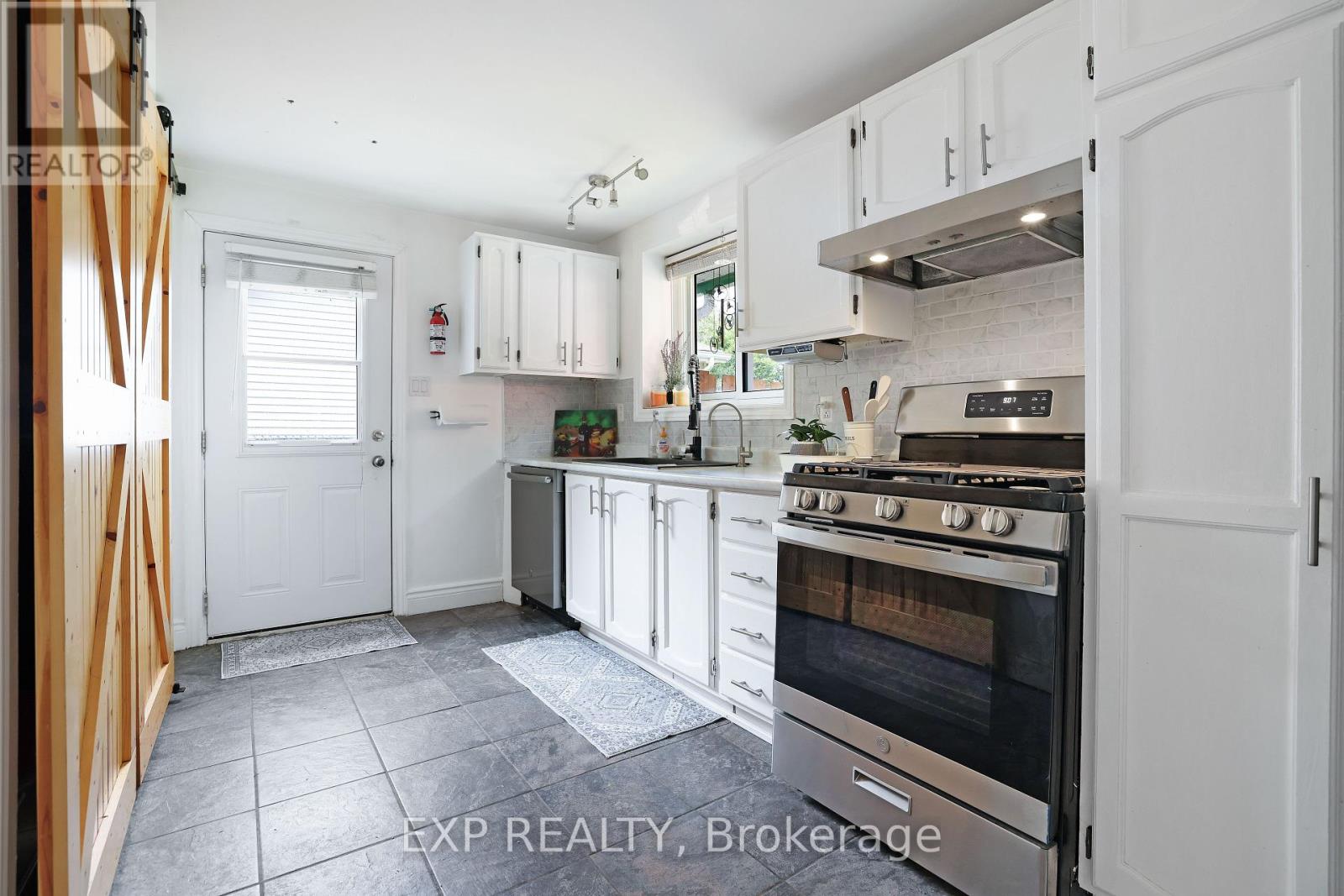55 Division Street N, Mcnab/braeside, Ontario  K7S 3B9 - Photo 15 - X12420555