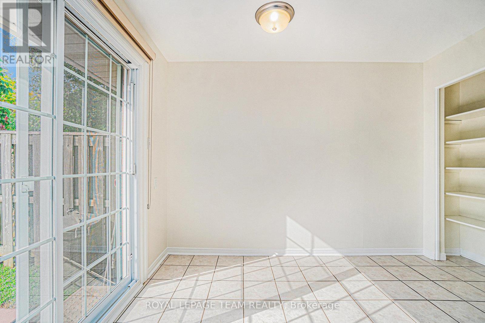 218 - 440 Kintyre Private, Ottawa, Ontario  K2C 3M9 - Photo 11 - X12420576