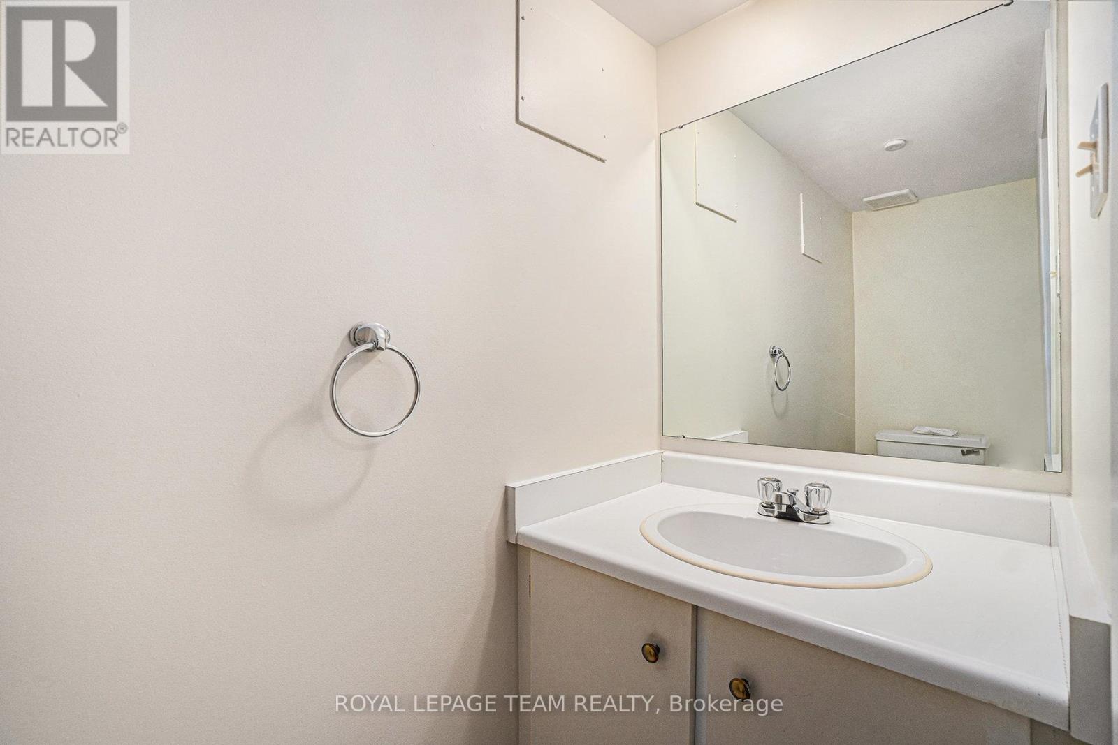 218 - 440 Kintyre Private, Ottawa, Ontario  K2C 3M9 - Photo 12 - X12420576