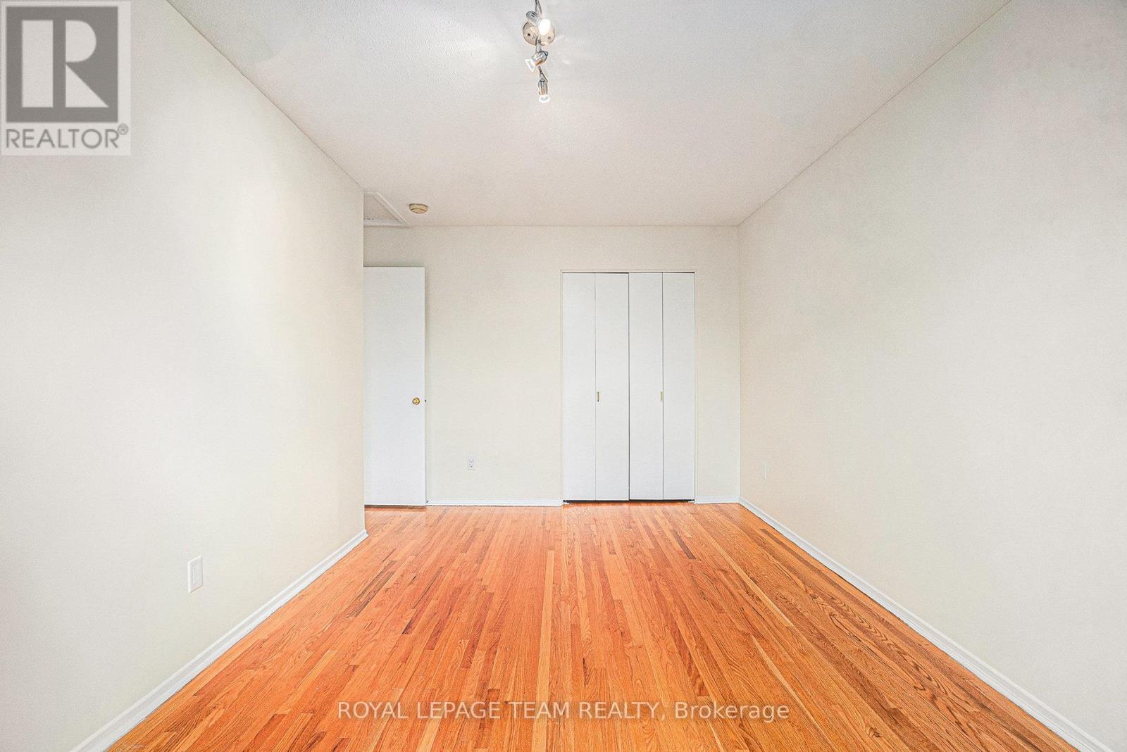 218 - 440 Kintyre Private, Ottawa, Ontario  K2C 3M9 - Photo 13 - X12420576