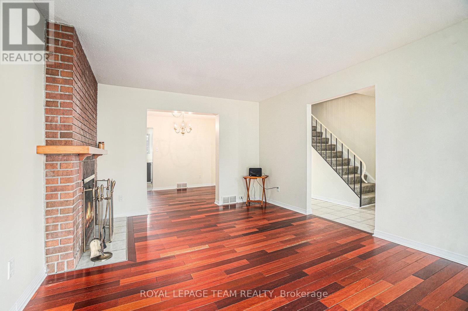 218 - 440 Kintyre Private, Ottawa, Ontario  K2C 3M9 - Photo 4 - X12420576