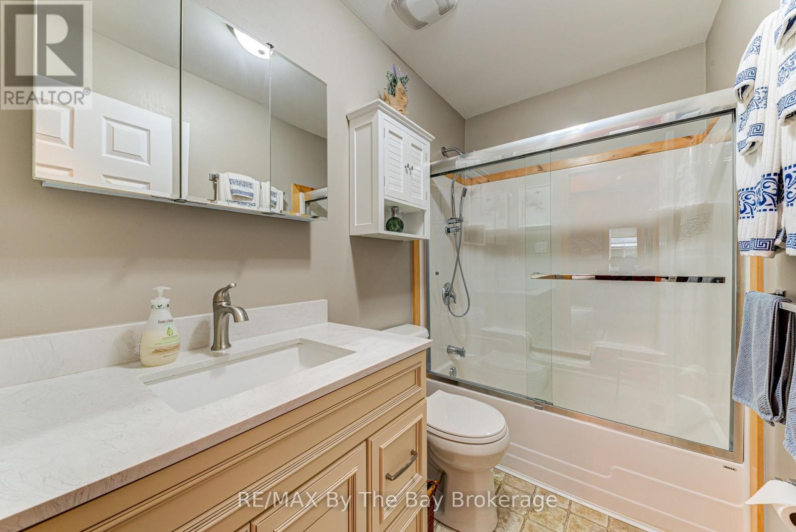 71 Madawaska Trail, Wasaga Beach, Ontario  L9Z 1X7 - Photo 17 - S12420550