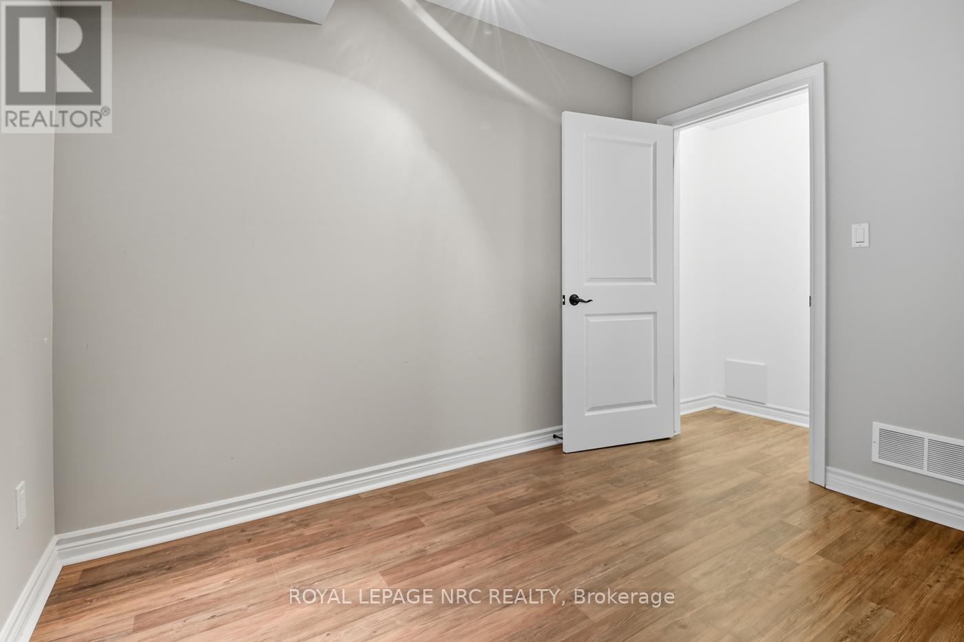 14 - 409 Niagara Street, St. Catharines, Ontario  L2M 4V9 - Photo 28 - X12420547