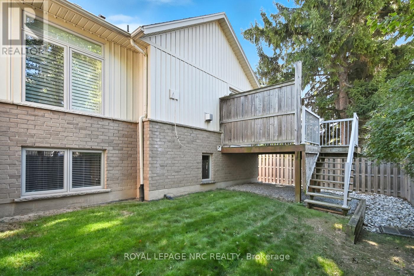 14 - 409 Niagara Street, St. Catharines, Ontario  L2M 4V9 - Photo 3 - X12420547