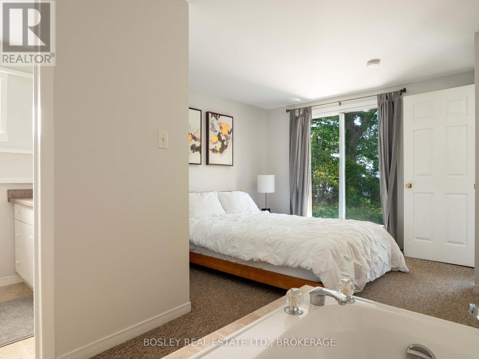 4 Firelane 10, Niagara-On-The-Lake, Ontario  L0S 1J0 - Photo 15 - X12420558