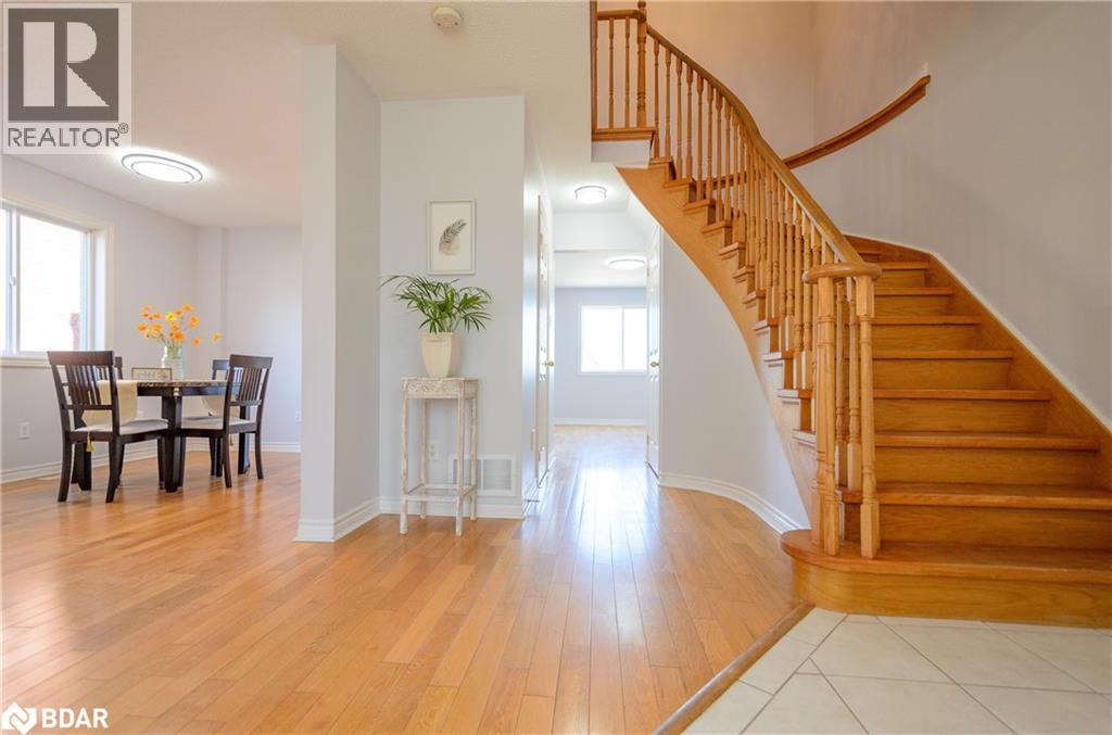 5 Brown Wood Drive, Barrie, Ontario  L4M 6N4 - Photo 2 - 40755112