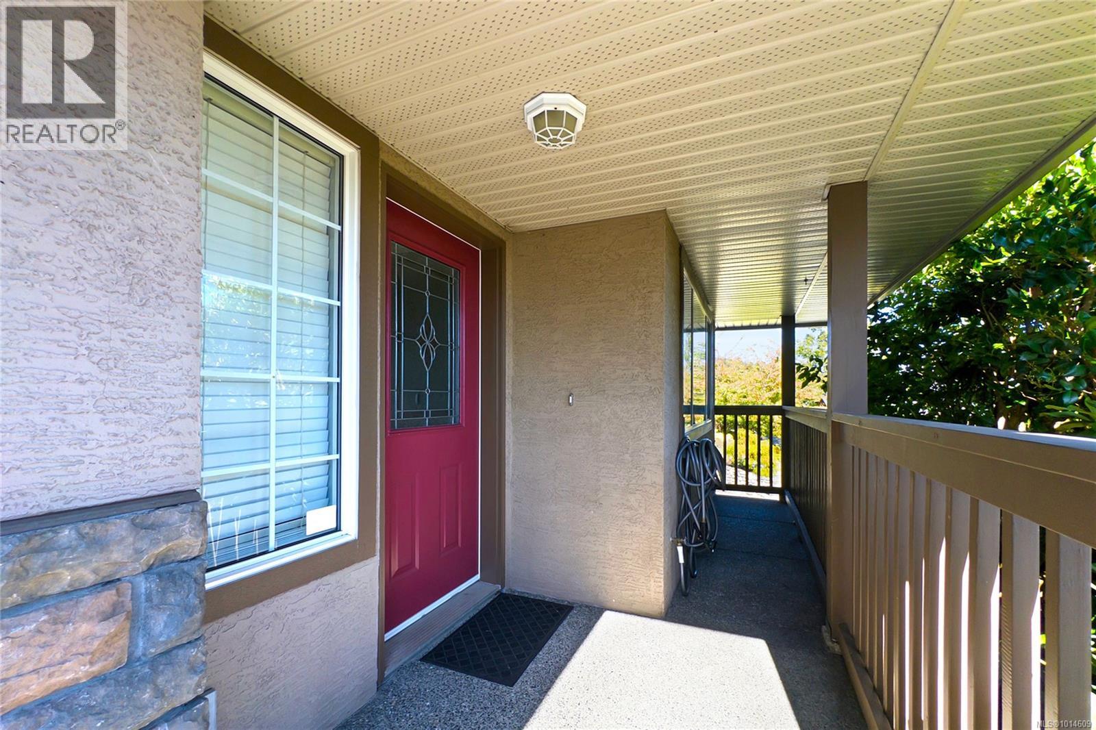 Property at 2603 Crystalview Dr image 4
