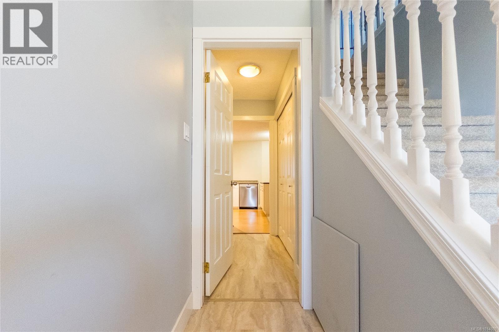 Property at 2603 Crystalview Dr image 5