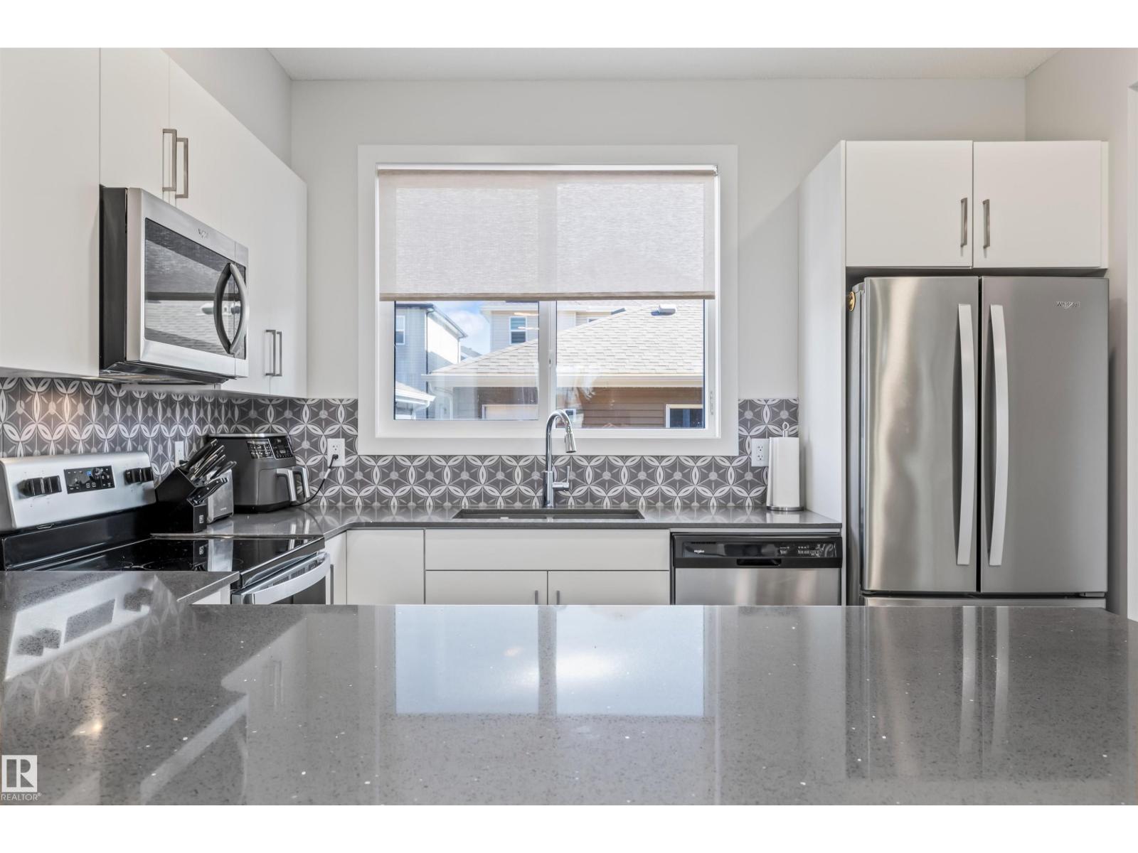 2097 Maple Rd Nw Nw, Edmonton, Alberta  T6J 1J2 - Photo 4 - E4459021