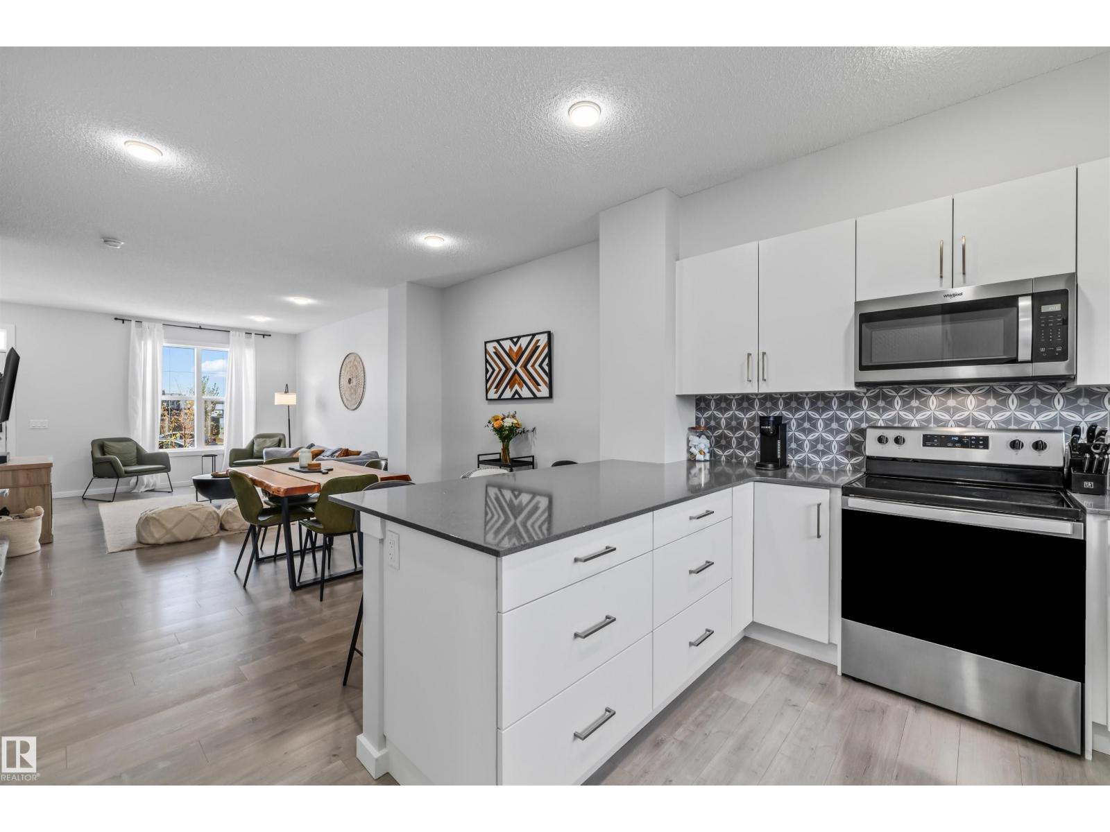 2097 Maple Rd Nw Nw, Edmonton, Alberta  T6J 1J2 - Photo 7 - E4459021