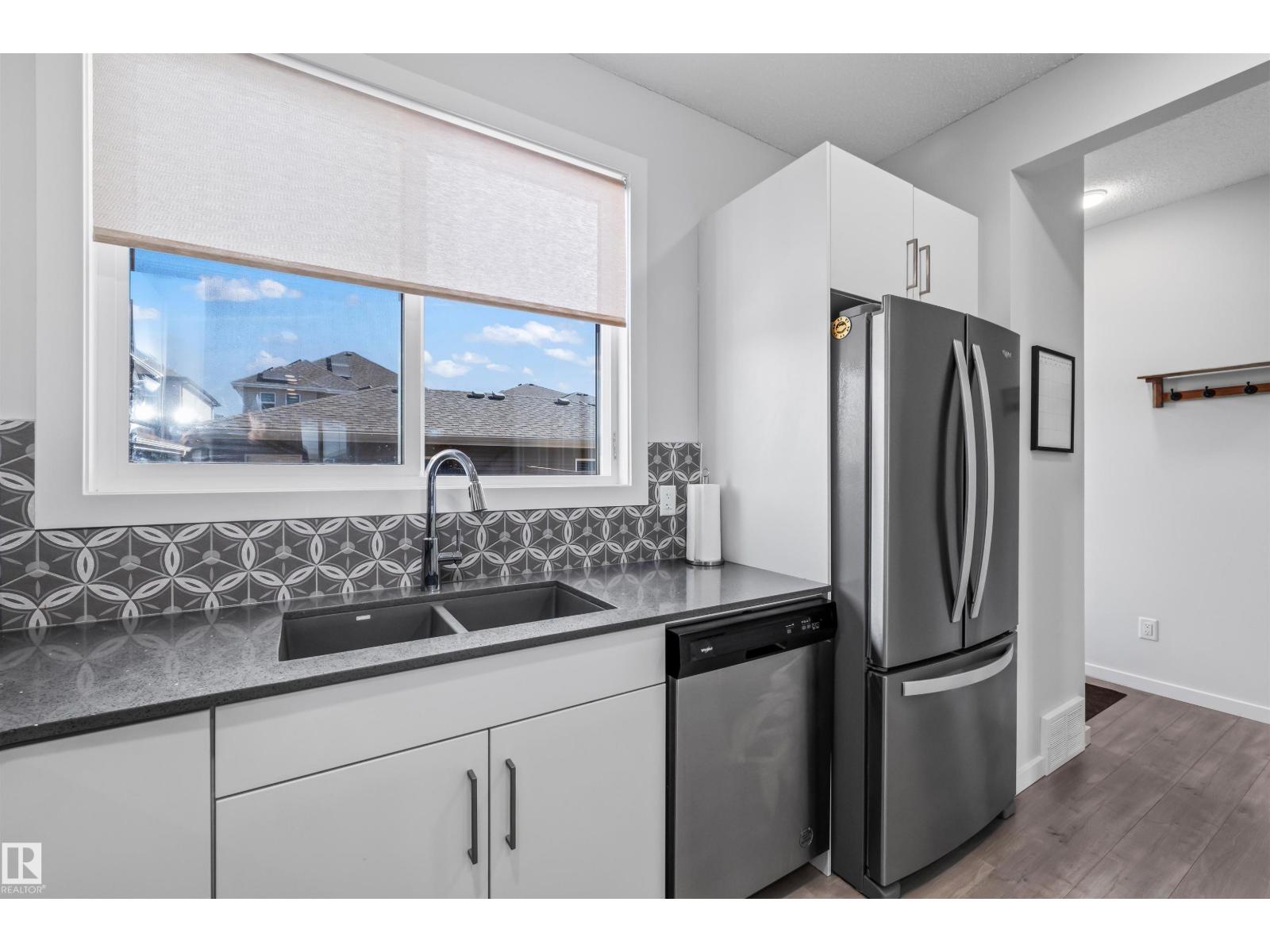 2097 Maple Rd Nw Nw, Edmonton, Alberta  T6J 1J2 - Photo 8 - E4459021