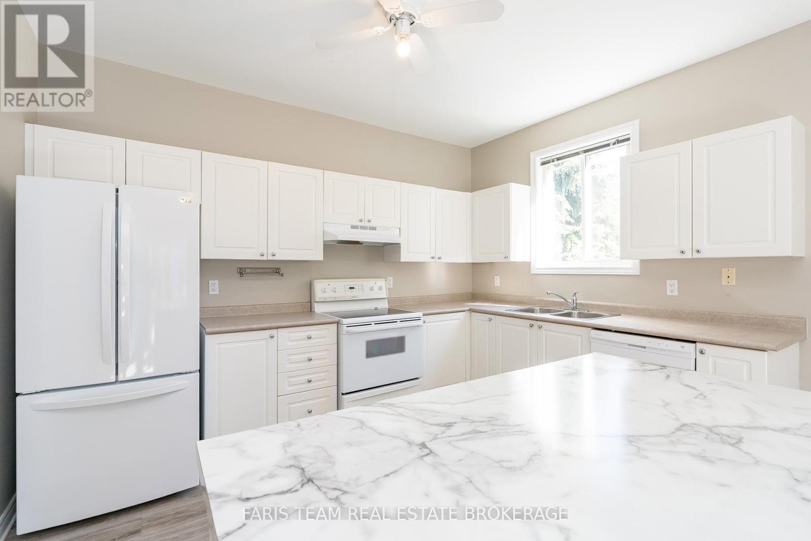 4645 Orkney Beach Road, Ramara, Ontario  L3V 0S1 - Photo 6 - S12420569