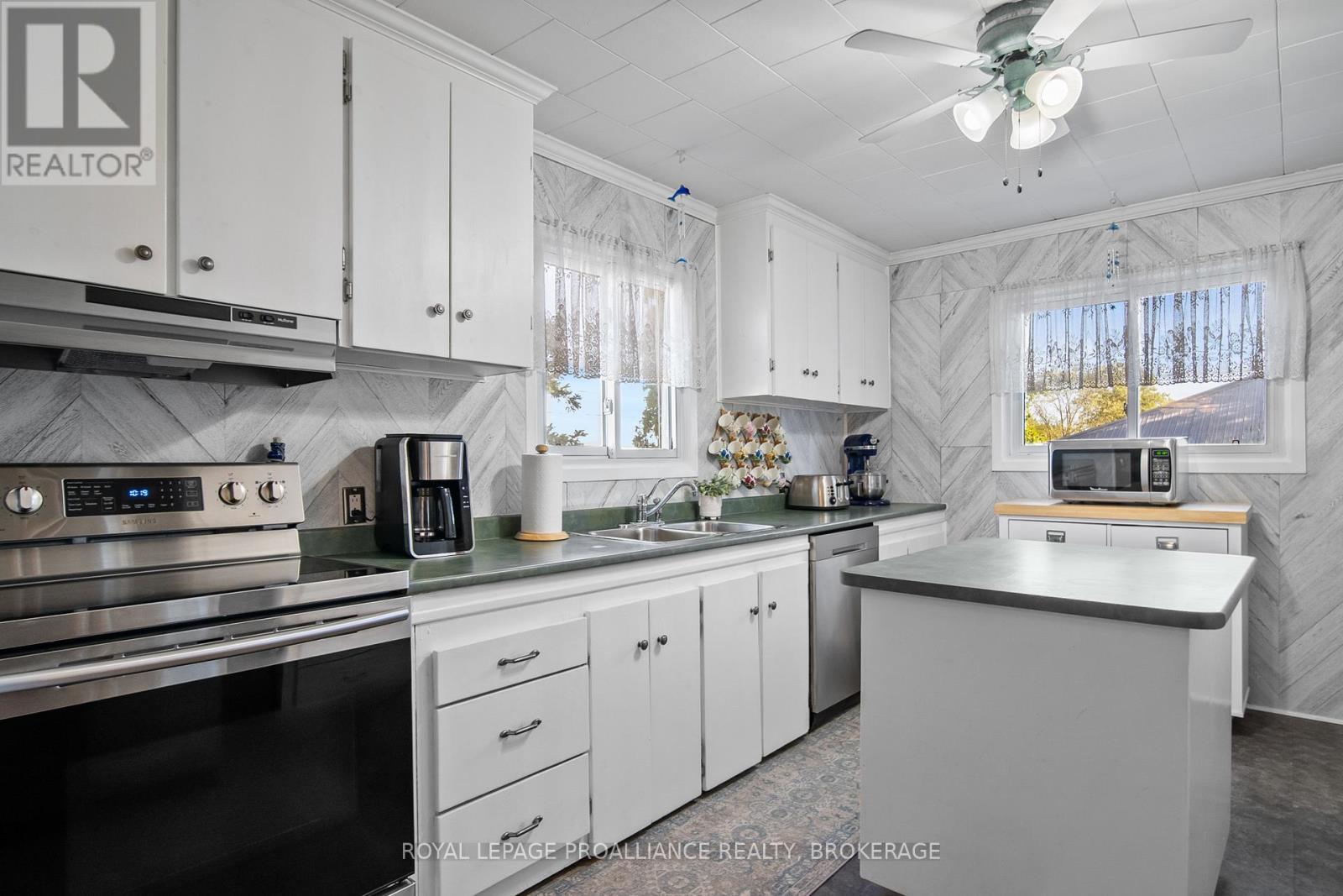 2292 Mcintyre Road, Loyalist, Ontario  K0H 1G0 - Photo 12 - X12420599