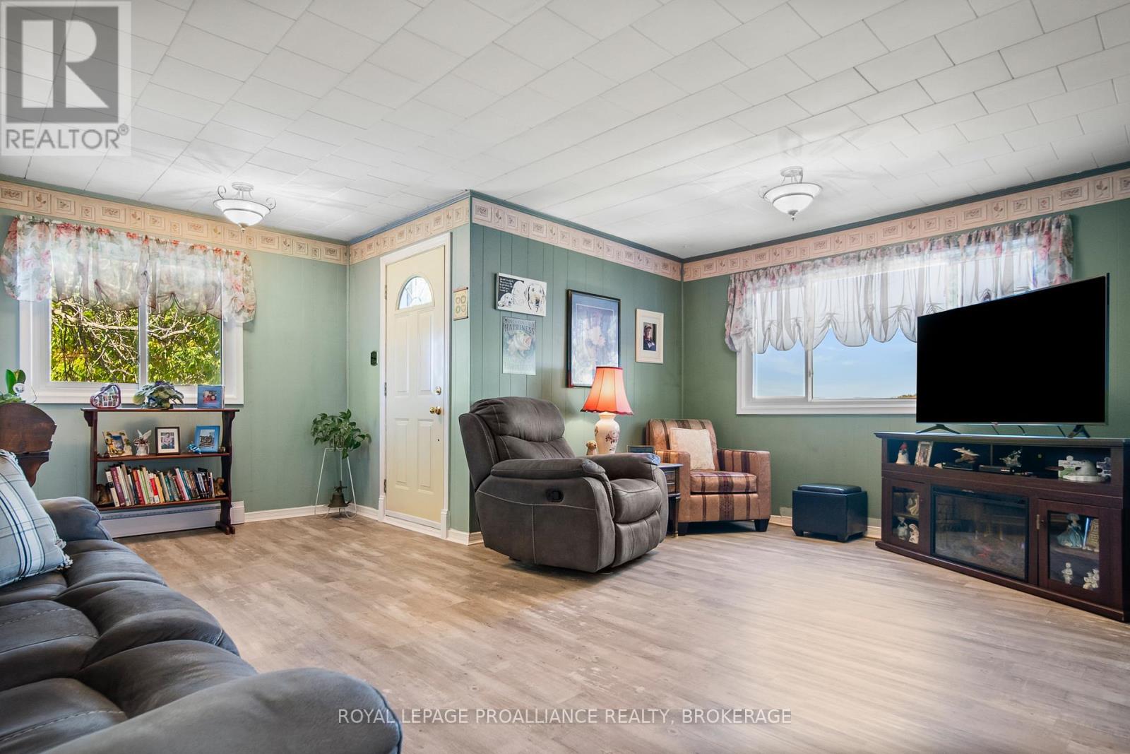 2292 Mcintyre Road, Loyalist, Ontario  K0H 1G0 - Photo 6 - X12420599