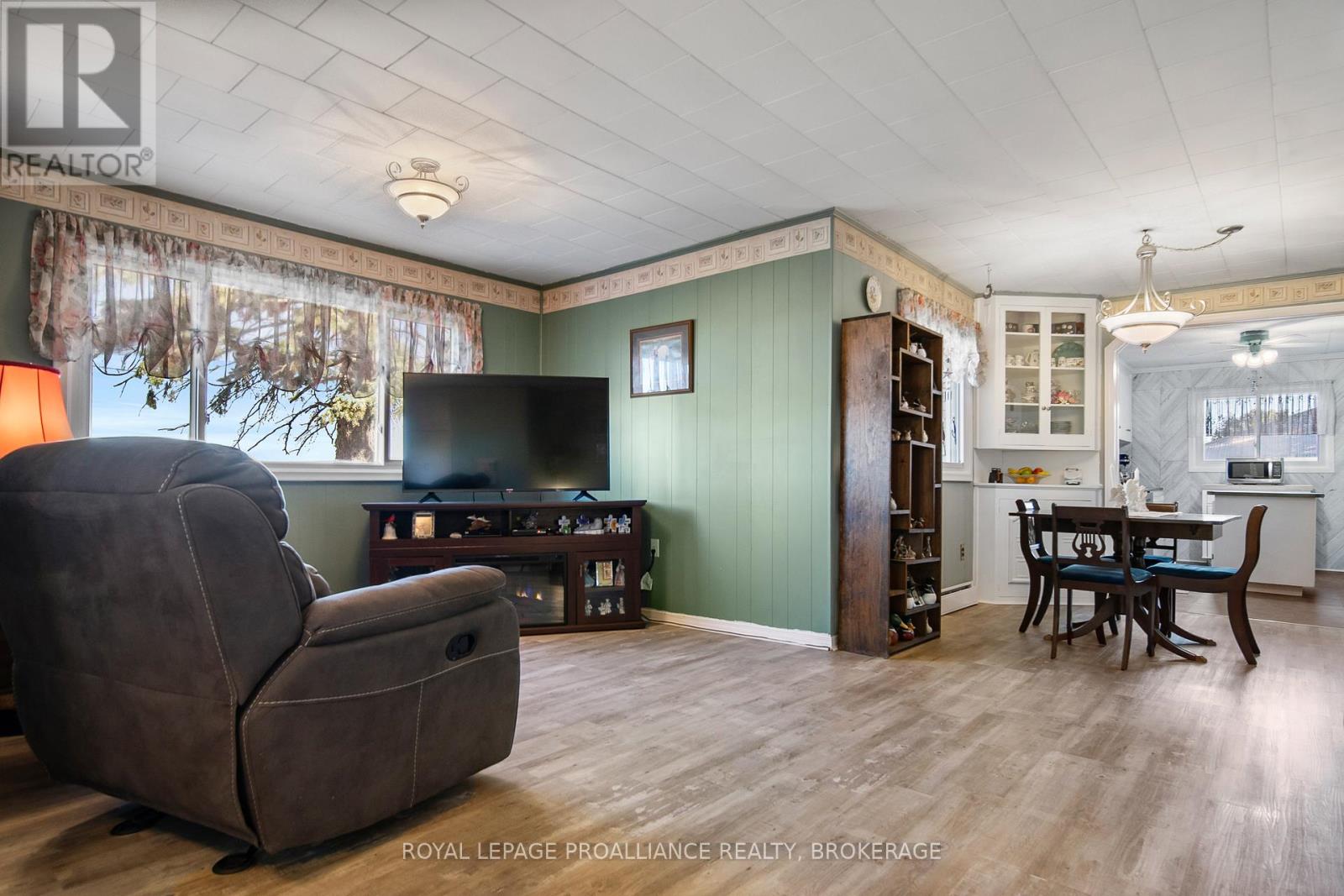 2292 Mcintyre Road, Loyalist, Ontario  K0H 1G0 - Photo 7 - X12420599