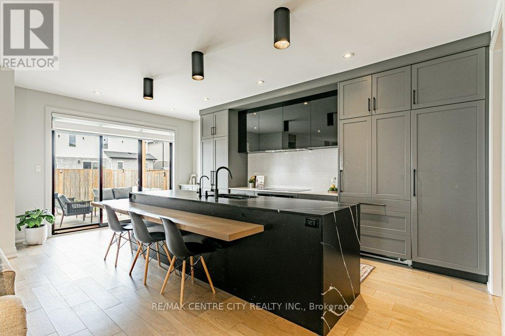 2336 Tokala Trail, London North, Ontario  N6G 0V6 - Photo 13 - X12420604