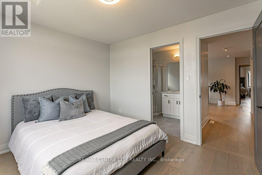 2336 Tokala Trail, London North, Ontario  N6G 0V6 - Photo 32 - X12420604