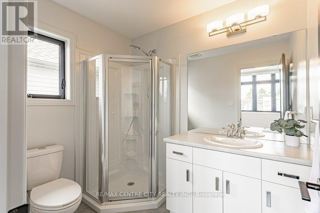 2336 Tokala Trail, London North, Ontario  N6G 0V6 - Photo 33 - X12420604