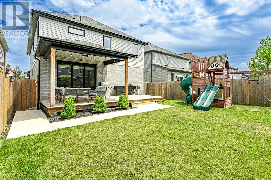 2336 Tokala Trail, London North, Ontario  N6G 0V6 - Photo 38 - X12420604