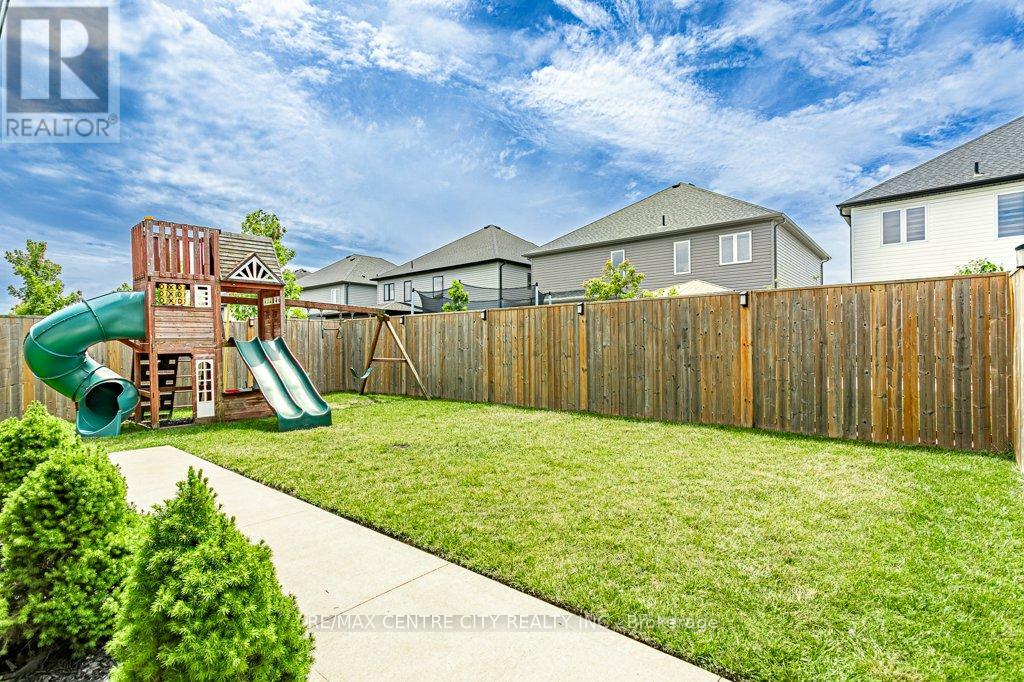 2336 Tokala Trail, London North, Ontario  N6G 0V6 - Photo 39 - X12420604
