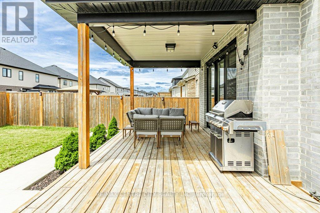 2336 Tokala Trail, London North, Ontario  N6G 0V6 - Photo 42 - X12420604