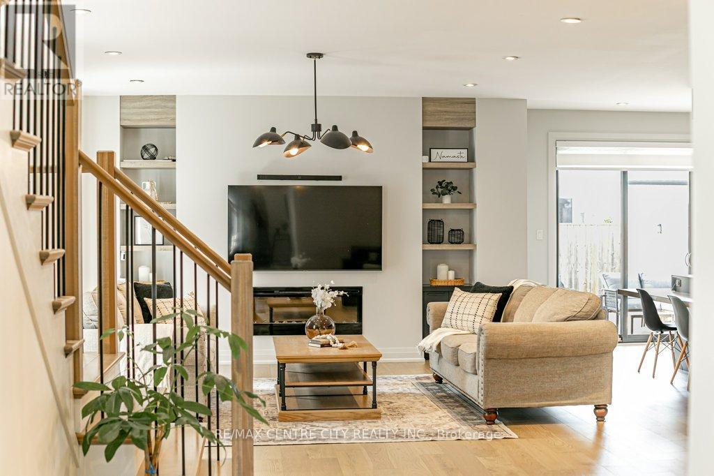 2336 Tokala Trail, London North, Ontario  N6G 0V6 - Photo 7 - X12420604