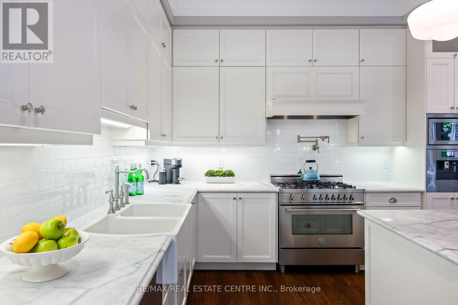 14 St. Phillips Road, Toronto, Ontario  M9P 2N6 - Photo 20 - W12407129
