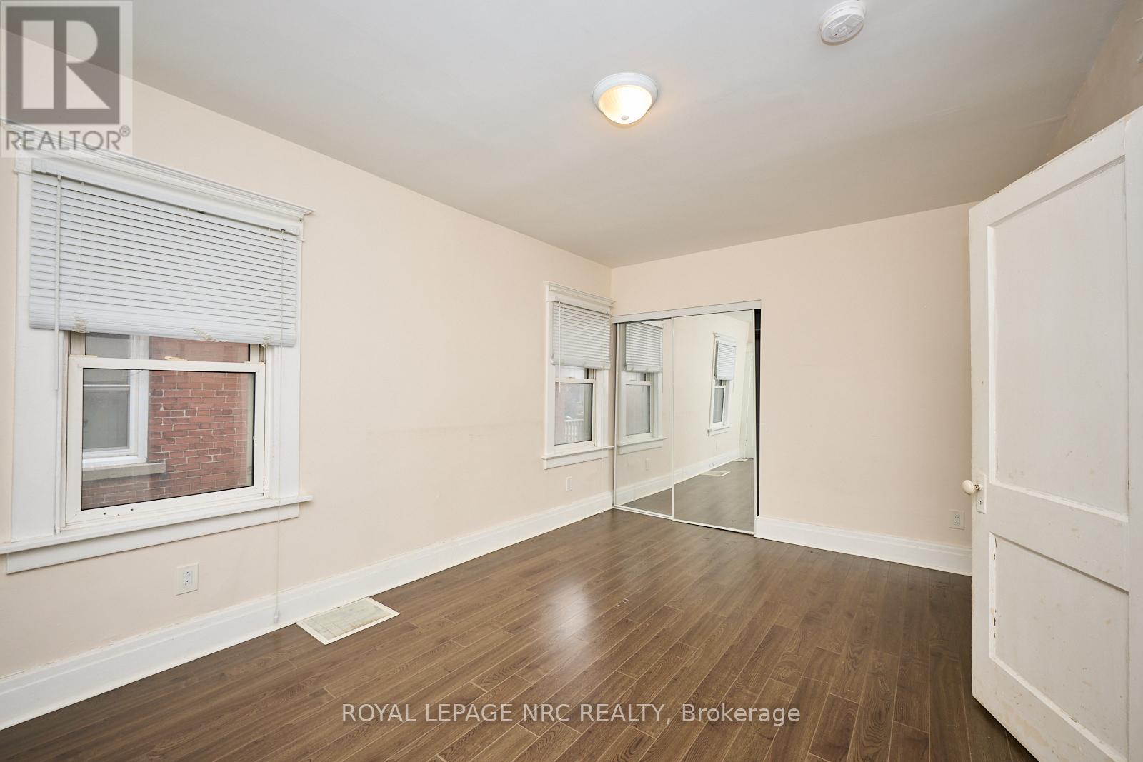 11 Beech Street, St. Catharines, Ontario  L2R 2B6 - Photo 17 - X12372497