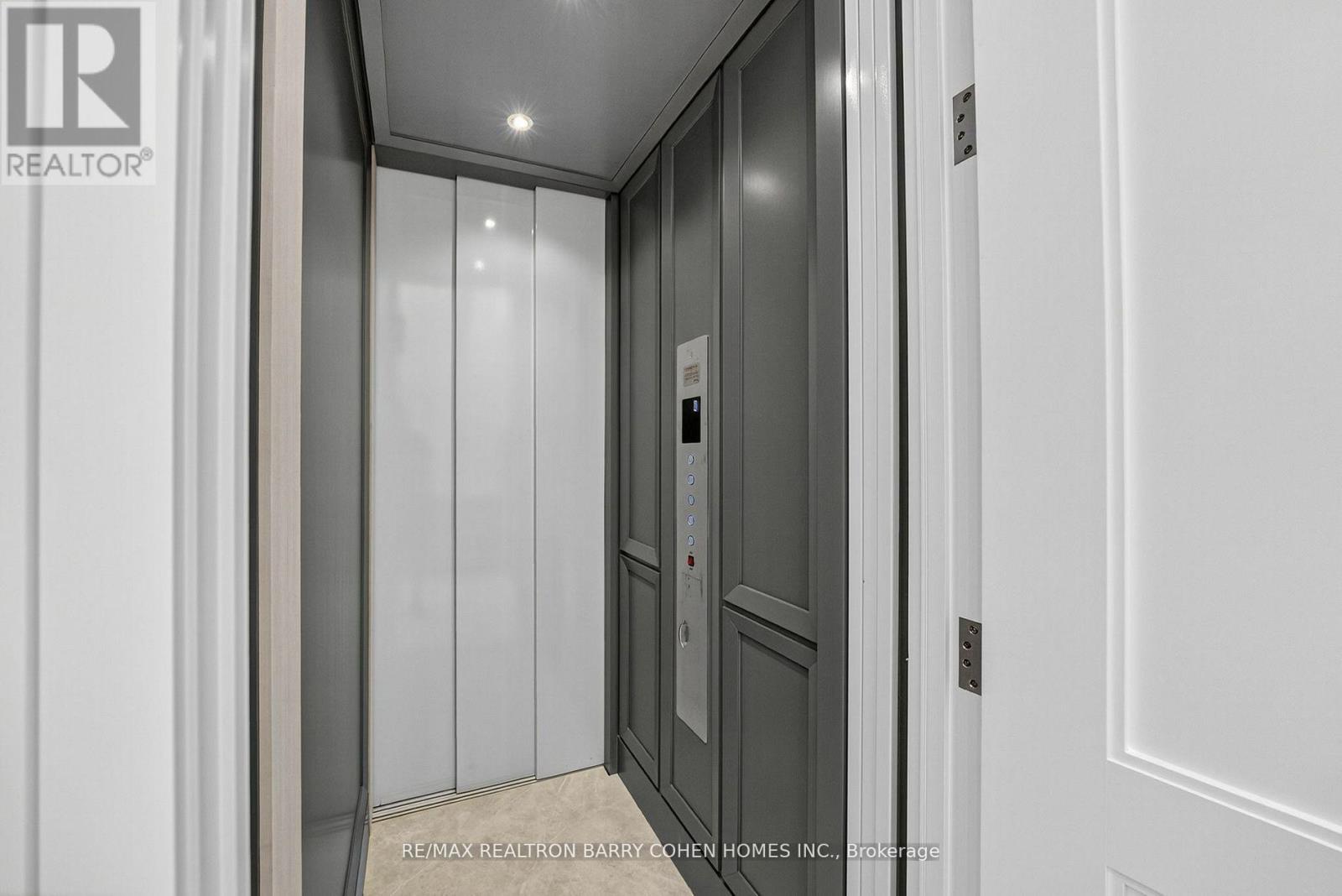 35 Foursome Crescent, Toronto, Ontario  M2P 1W1 - Photo 23 - C12420602