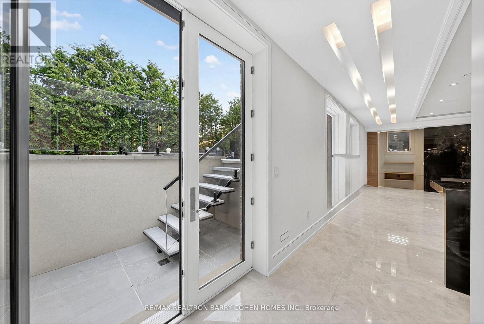 35 Foursome Crescent, Toronto, Ontario  M2P 1W1 - Photo 33 - C12420602