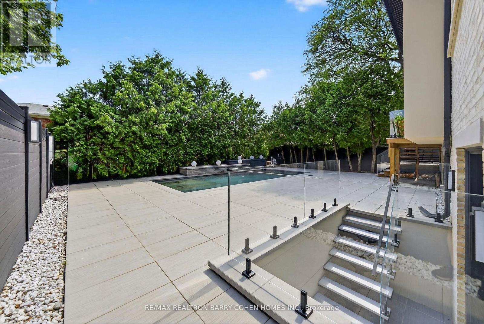 35 Foursome Crescent, Toronto, Ontario  M2P 1W1 - Photo 35 - C12420602