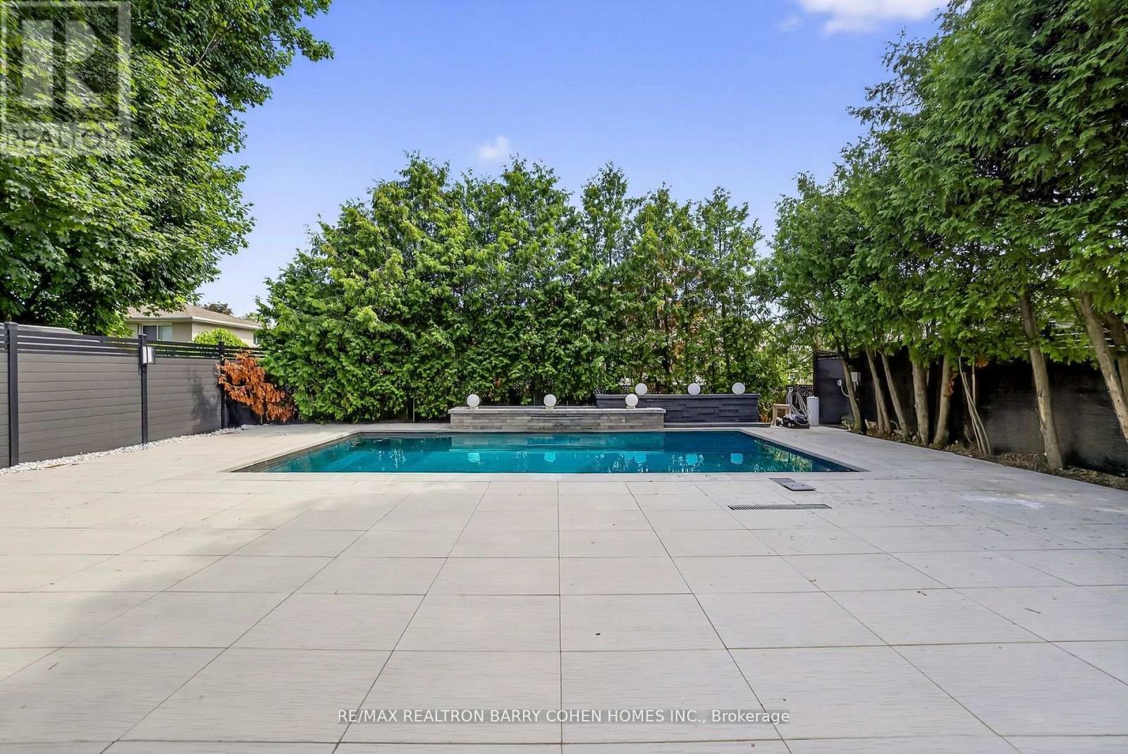 35 Foursome Crescent, Toronto, Ontario  M2P 1W1 - Photo 37 - C12420602