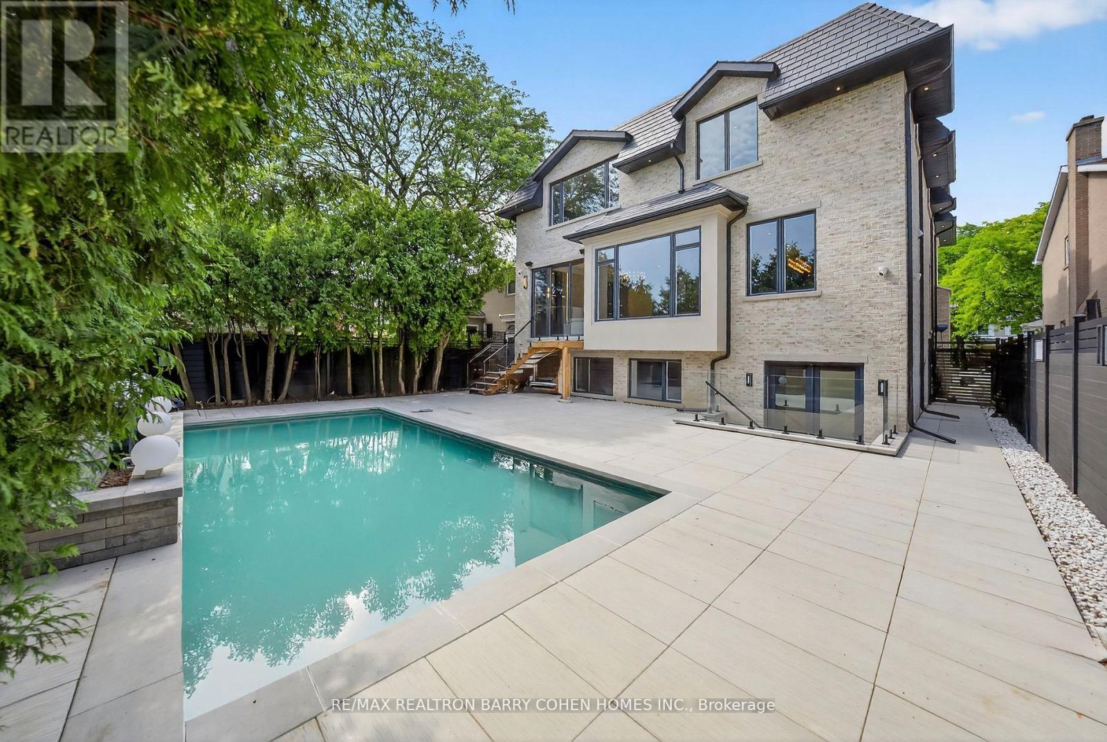 35 Foursome Crescent, Toronto, Ontario  M2P 1W1 - Photo 39 - C12420602