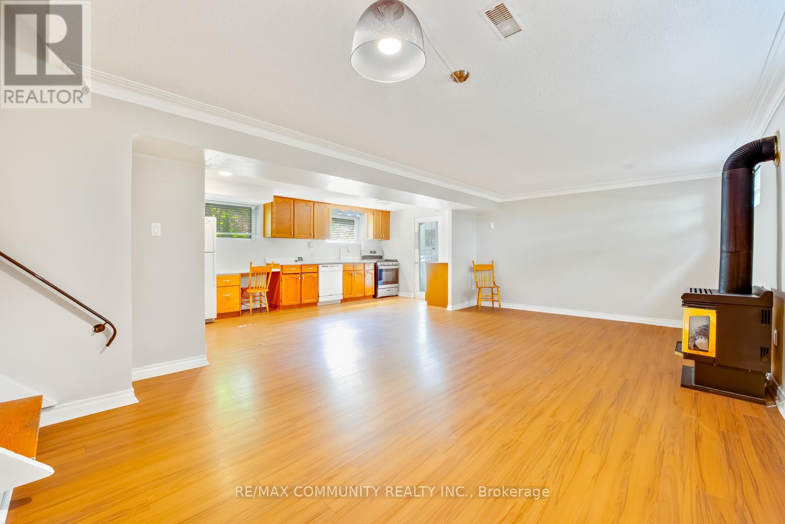 11 Presley Avenue, Toronto, Ontario  M1L 3P4 - Photo 8 - E12420597