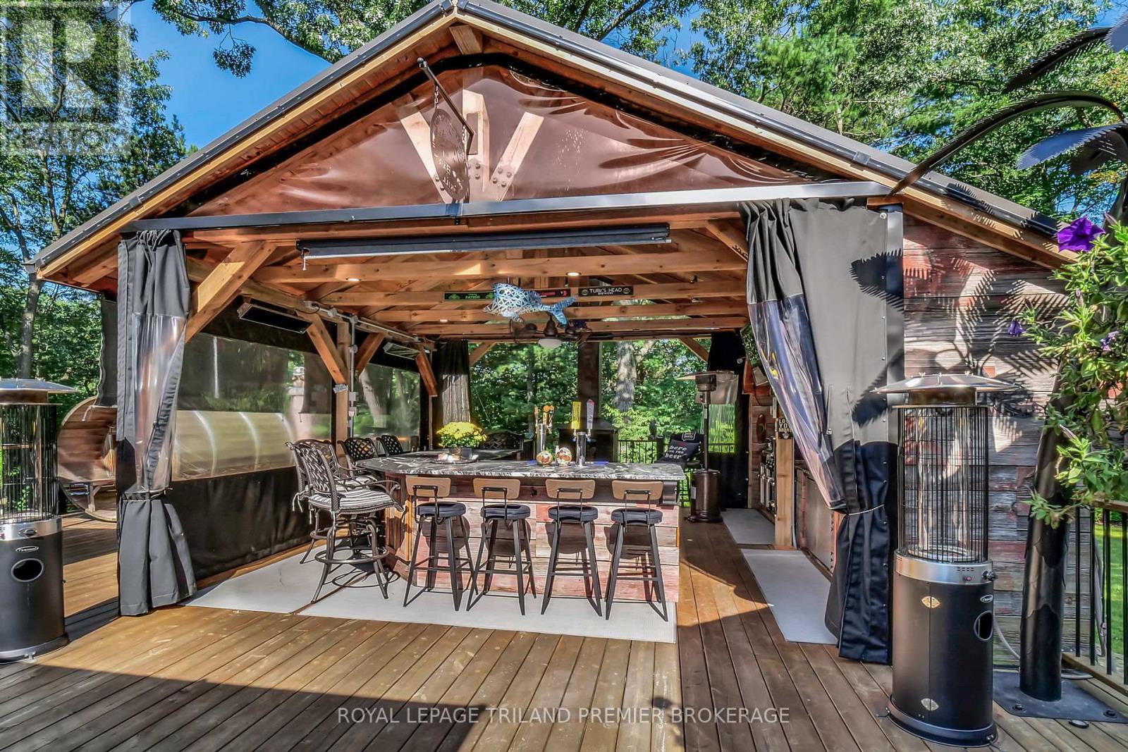 9941 Nipigon Street, Lambton Shores, Ontario  N0M 2L0 - Photo 30 - X12420609