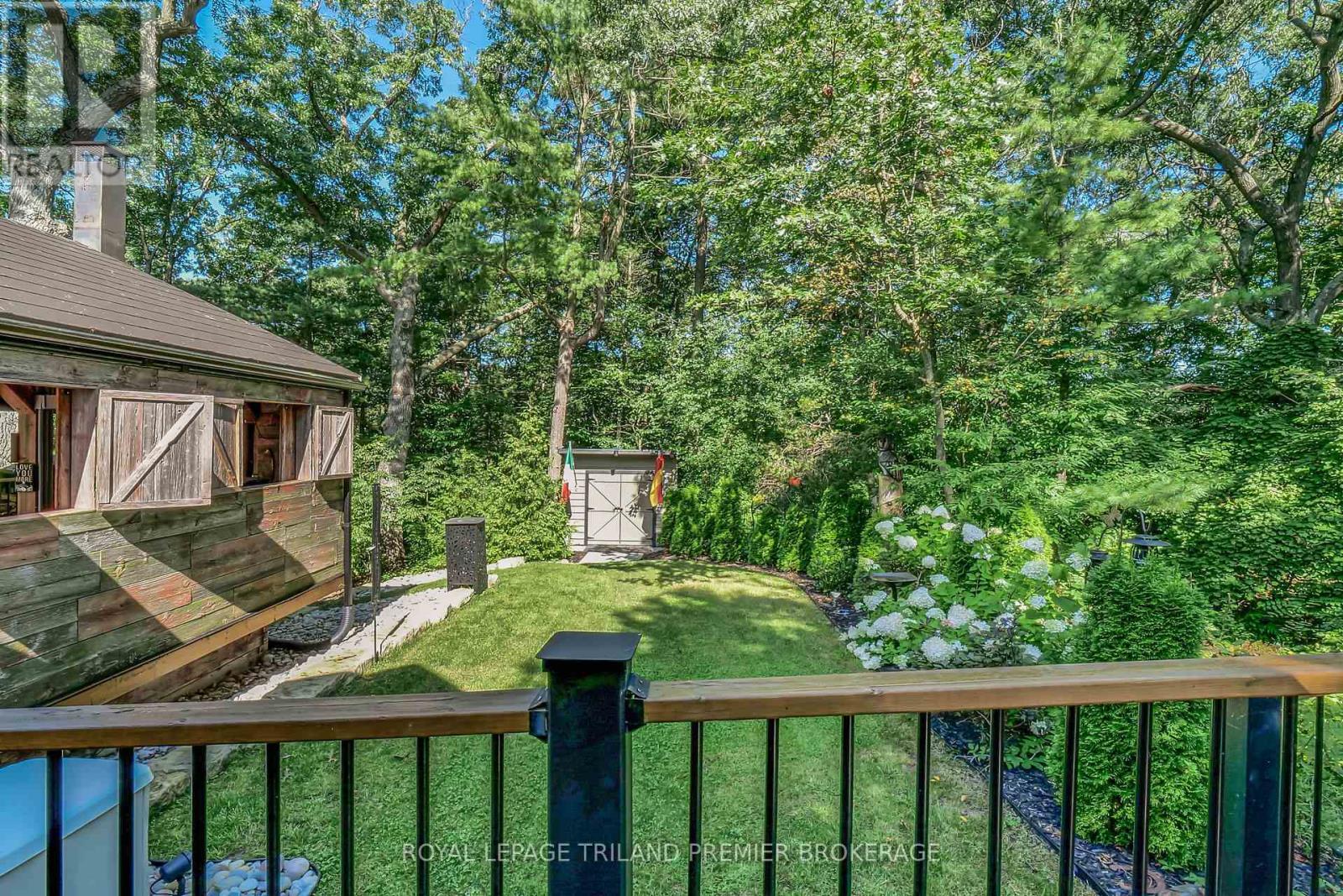 9941 Nipigon Street, Lambton Shores, Ontario  N0M 2L0 - Photo 35 - X12420609