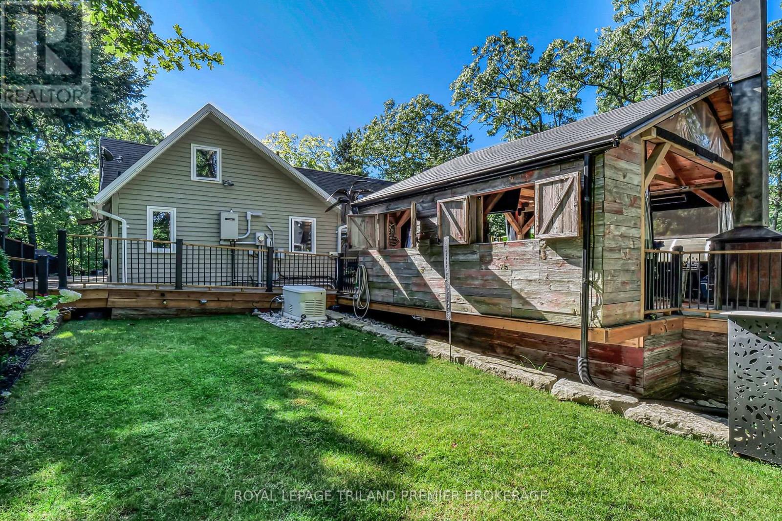 9941 Nipigon Street, Lambton Shores, Ontario  N0M 2L0 - Photo 36 - X12420609